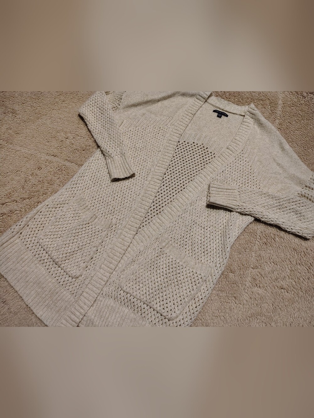 American Eagle Medium Weight Cream Cardigan Sweater With Pockets Size Medium